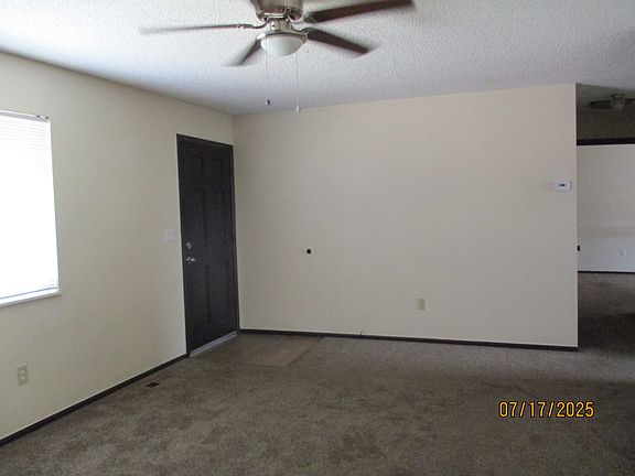 4th image of 610 Oak Ave