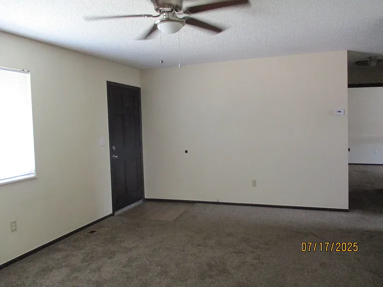 610 Oak Ave — Photo 4