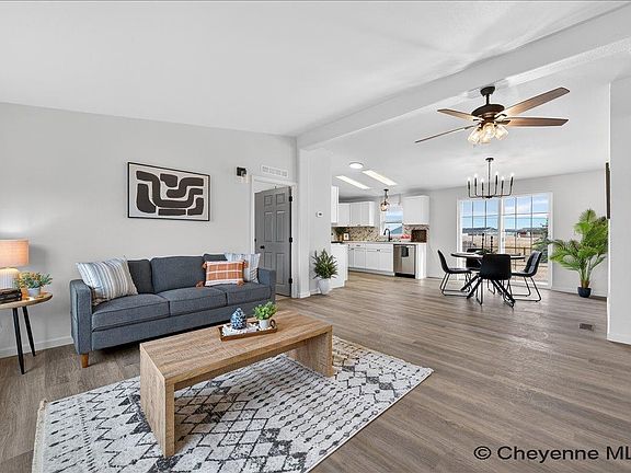 4th image of 207 Medicine Bow Ave