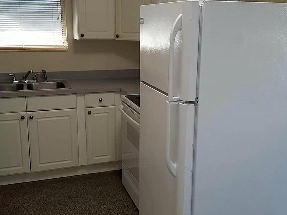 2nd image of 1020 Queen St S #A