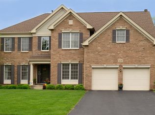 439 Lake Run Ct, North Aurora, IL 60542