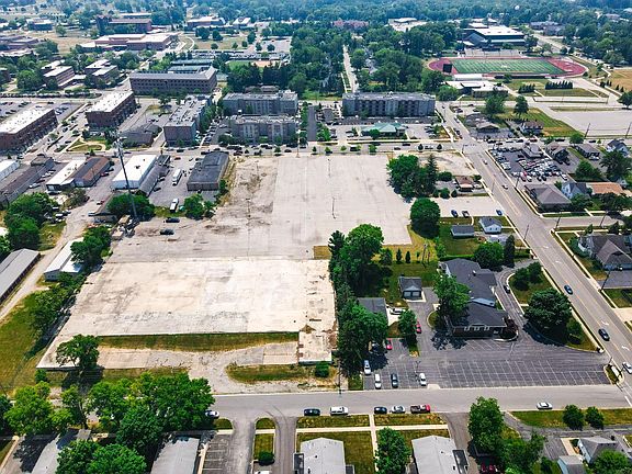 3rd image of 1201-1209 E Lincolnway