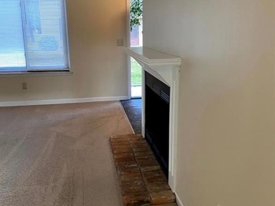 1st image of 2441 Samoset Rd