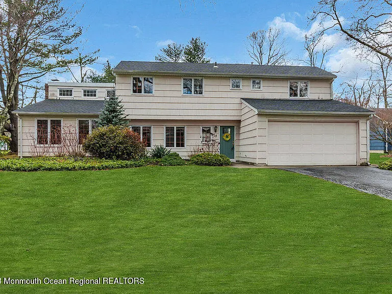 13 Judith Rd — Photo 2