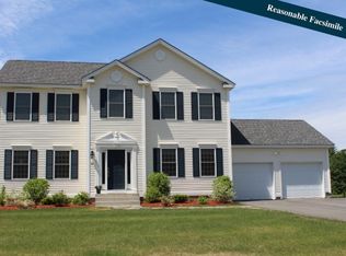 41 Rolling Woods Dr, Hudson, NH 03051