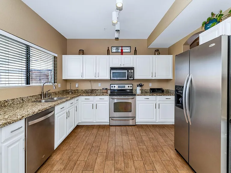 11155 E Laurel Ln — Photo 8