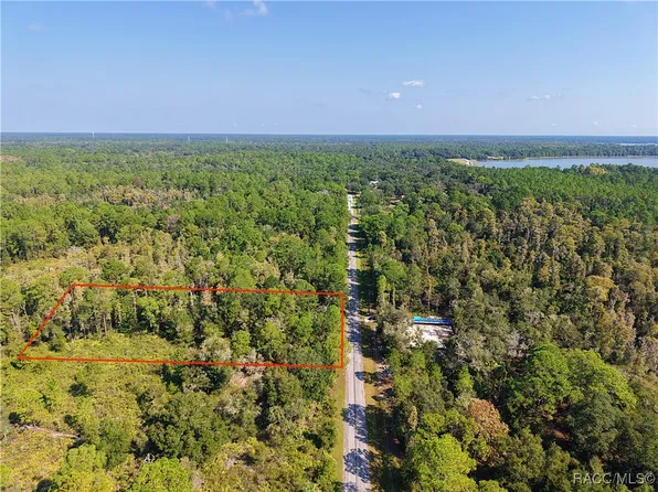 9566 N Cavewood Ave, Crystal River, FL 34428