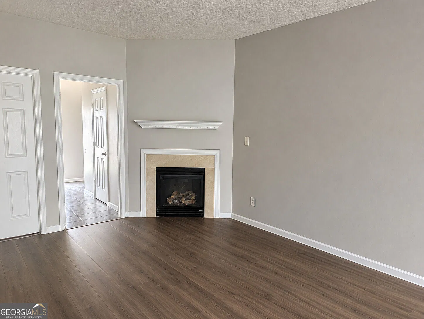 4 bed, 2.5 bath, 1844 sqft, $1,950 — Photo 2