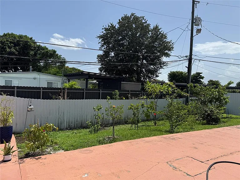 8240 NW 181st St — Photo 11