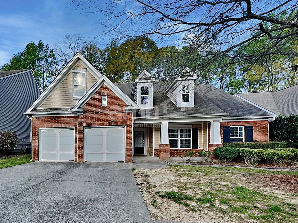 1st image of 2617 Woodford Ln