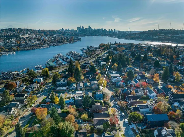 2300 N 38th Street, Seattle, WA 98103