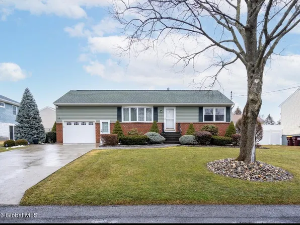 15 E Ford Drive, Latham, NY 12110