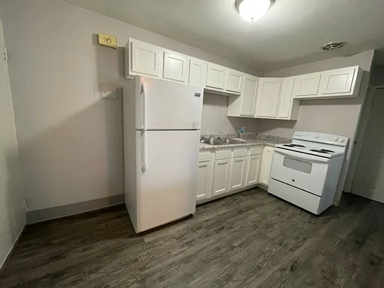 Apartment off 28th and Clyde Park Available — Photo 39