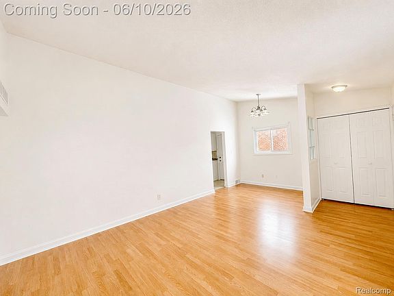 4th image of 22111 Logue Ave
