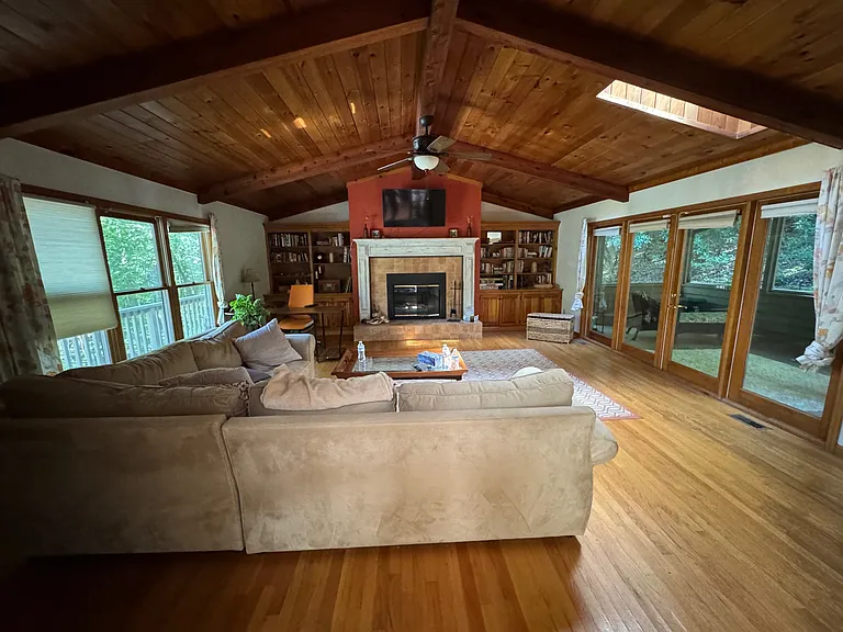 675 Crowe Rd — Photo 7