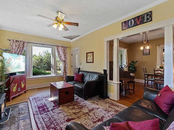 5th image of 3423 E 32nd Ave