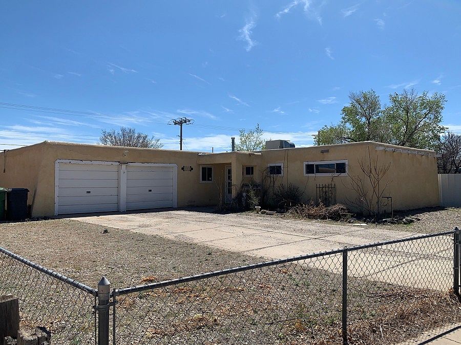 1st image of 10100 Essex Dr NW