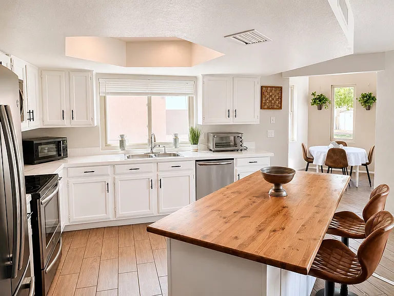 Fully Stocked Kitchen