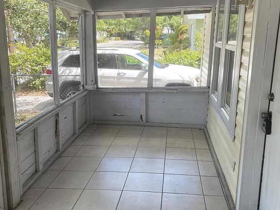 4th image of 2312 N Orange Ave