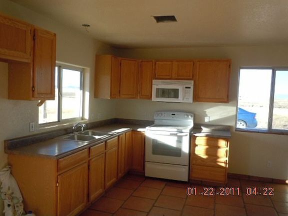 4th image of 16 Thurston Ln