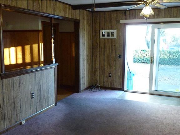 4th image of 16 Whipple Ct