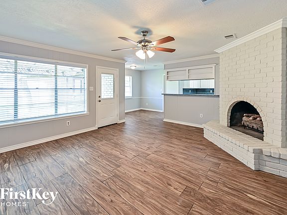 4th image of 11907 Cedarcliff Dr