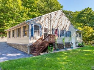 292 Glenwild Ave, Bloomingdale, NJ 07403