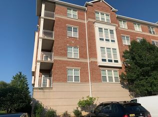 101 Pointe Dr Unit 102, Northbrook, IL 60062