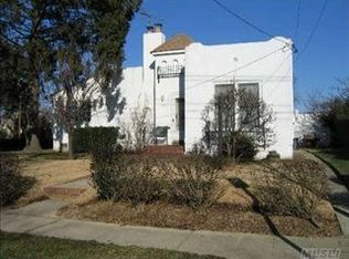 125 Frankel Blvd, Merrick, NY 11566