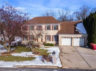 1629 Arrowwood Dr, Easton, PA 18040