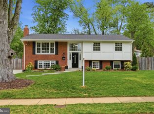 7504 Dolce Dr, Annandale, VA 22003