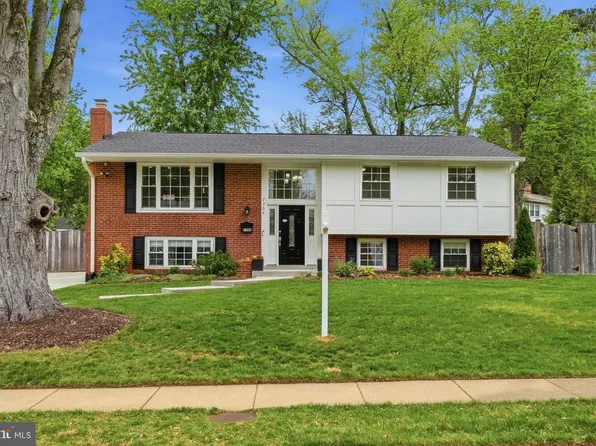 7504 Dolce Dr, Annandale, VA 22003