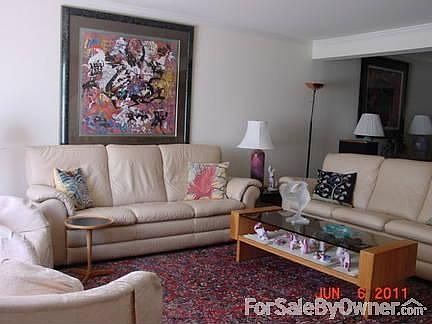 3rd image of 220 Oak Ln