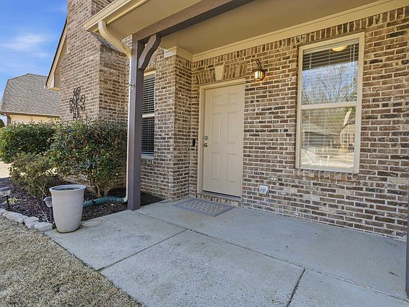 2nd image of 1171 Washington Dr