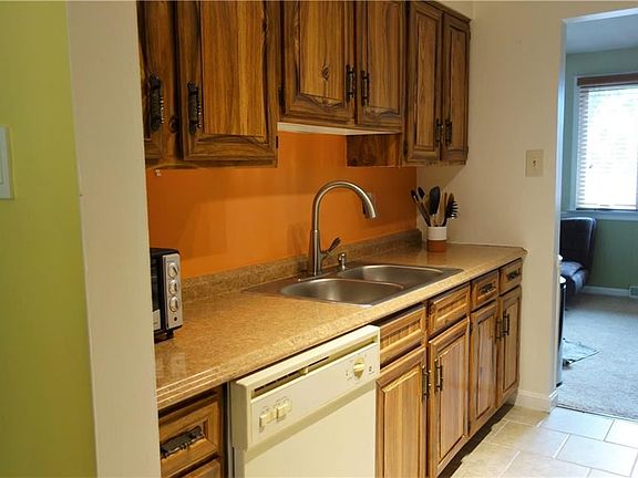 4th image of 2760 Bingham Dr