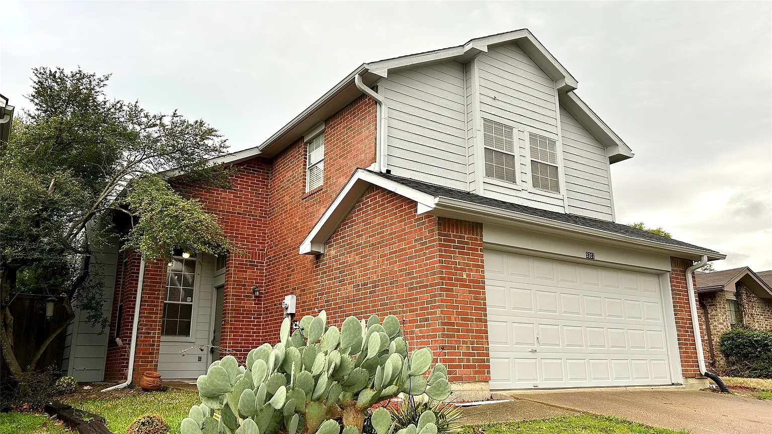 5307 Waterford Dr photo 1