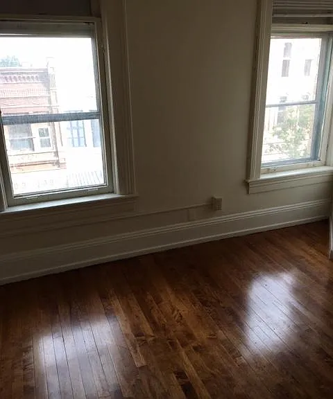 108 S Main St — Photo 3