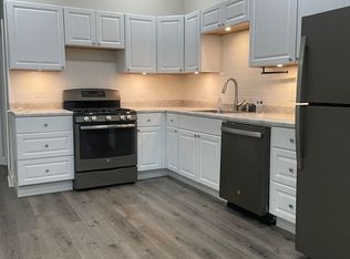 930 W 35th St, Chicago, IL 60609