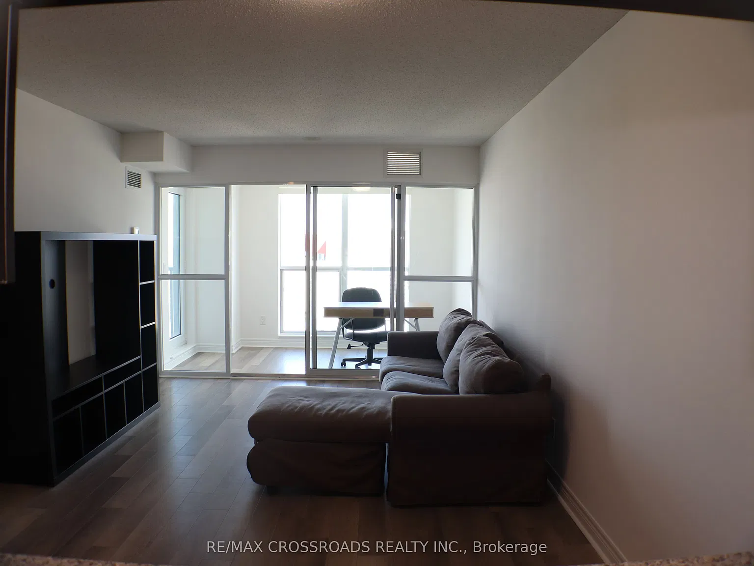 2 bed, $2,400 — Photo 4