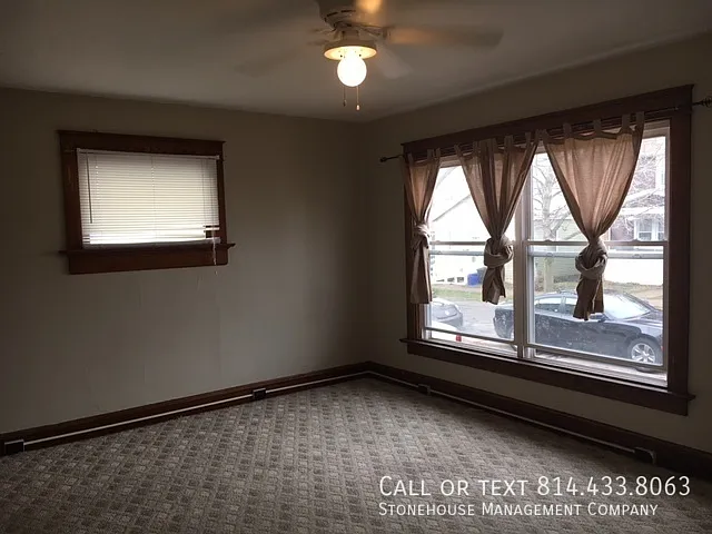 3603 Maple St — Photo 4