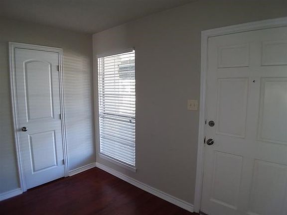 3rd image of 9685 Gross St