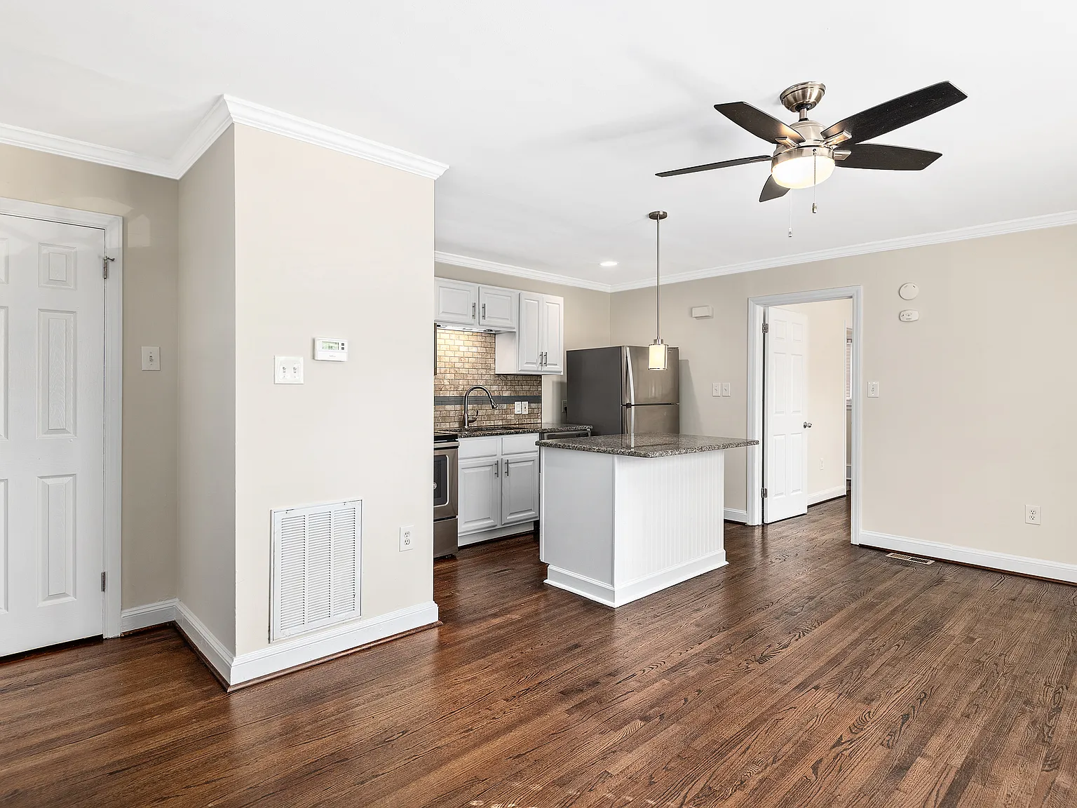 1 bed, 600 sqft, $1,350 — Photo 3