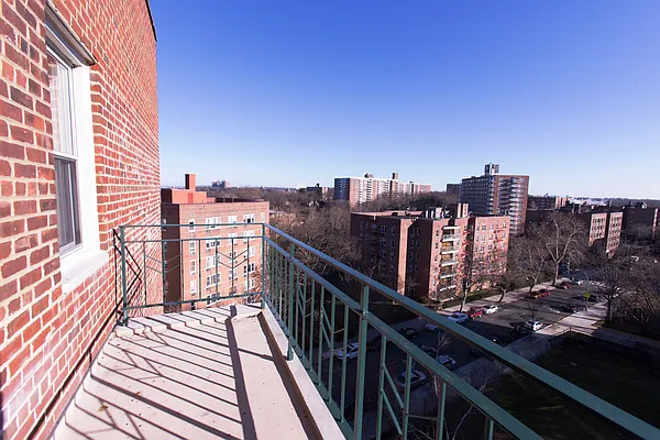 Sold by Re/Max In The City | media 12