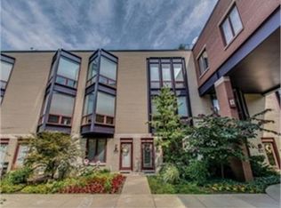 1234 W Cottage Pl #25, Chicago, IL 60607