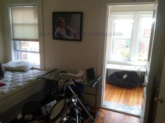2nd image of 1496 Commonwealth Ave #Hl6