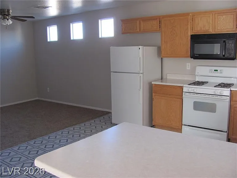 5270 Paradise Skies Ave — Photo 3