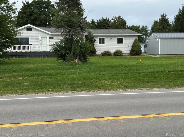 5480 Anna St, Croswell, MI 48422
