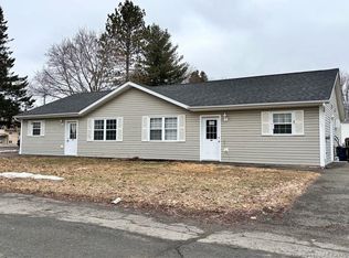 104 Water St S, Woodstock, NB E7M2Z2