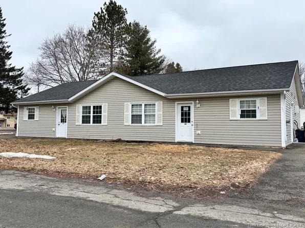 104 Water St S, Woodstock, NB E7M 2Z2