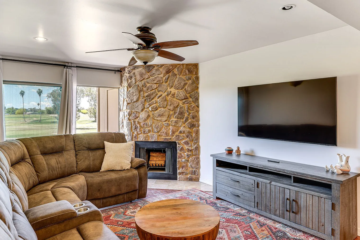 2 bed, 2.0 bath, 1022 sqft, $3,048 — Photo 3